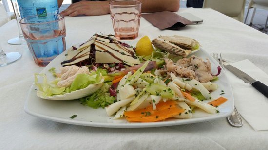 Piatto di pesce fresco al Bagno del Passatore